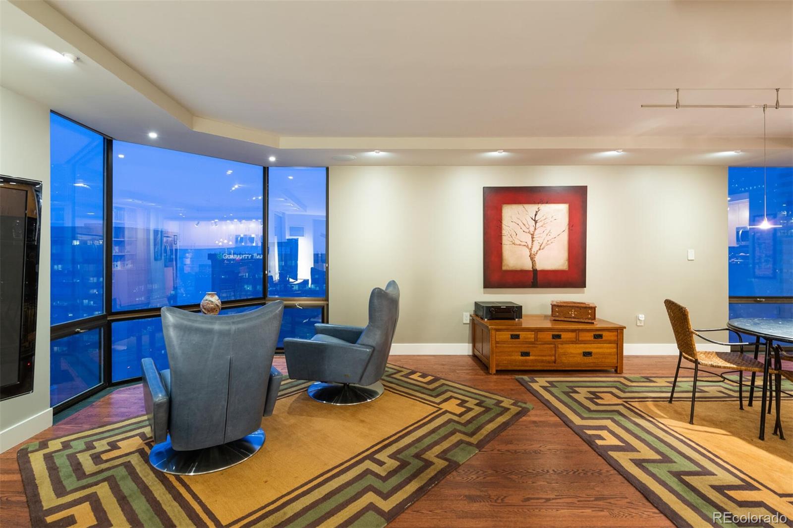 1625 Larimer Street Unit: 2007