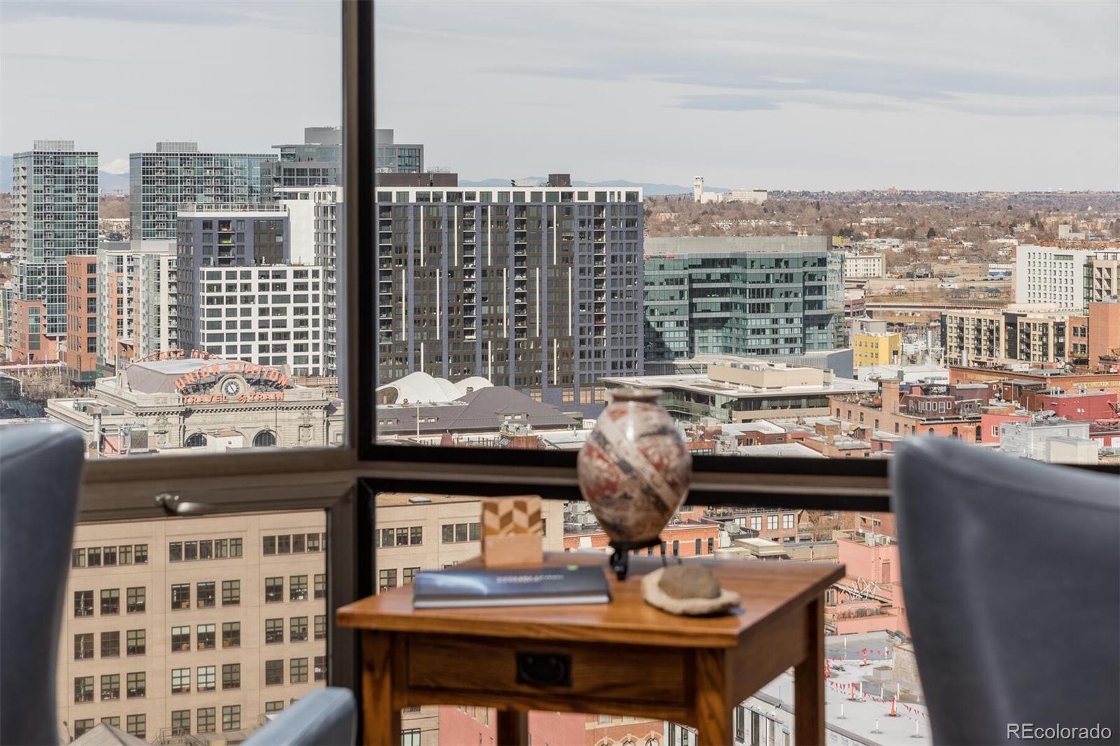 1625 Larimer Street Unit: 2007