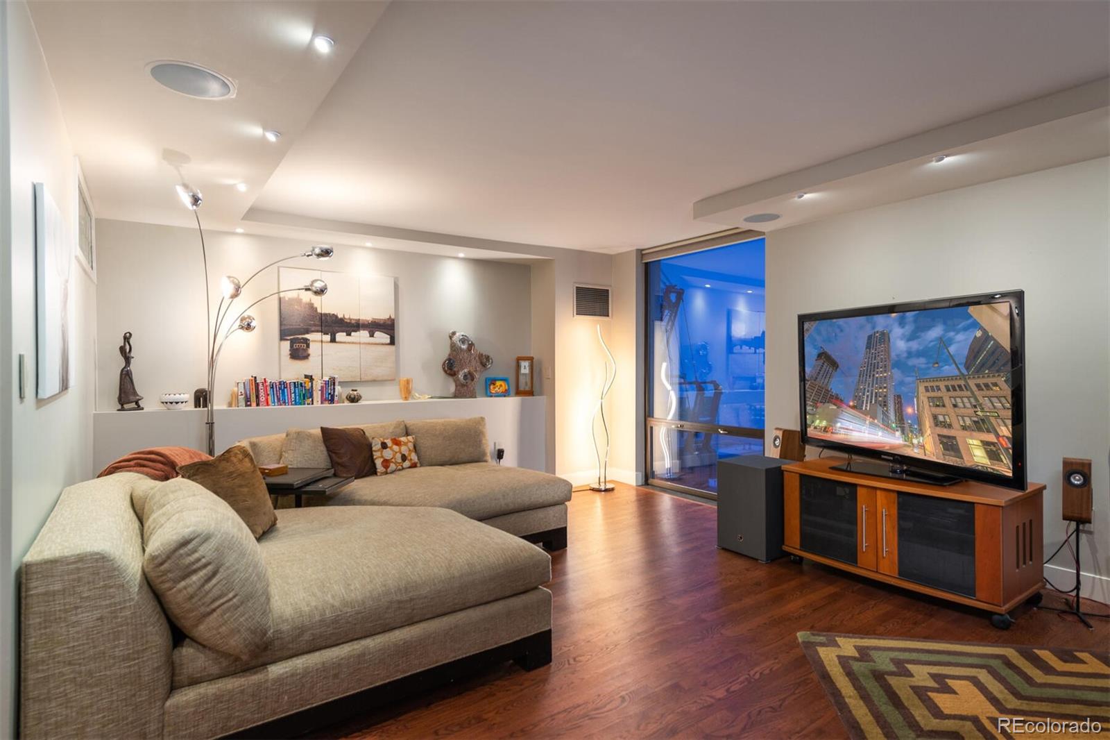 1625 Larimer Street Unit: 2007