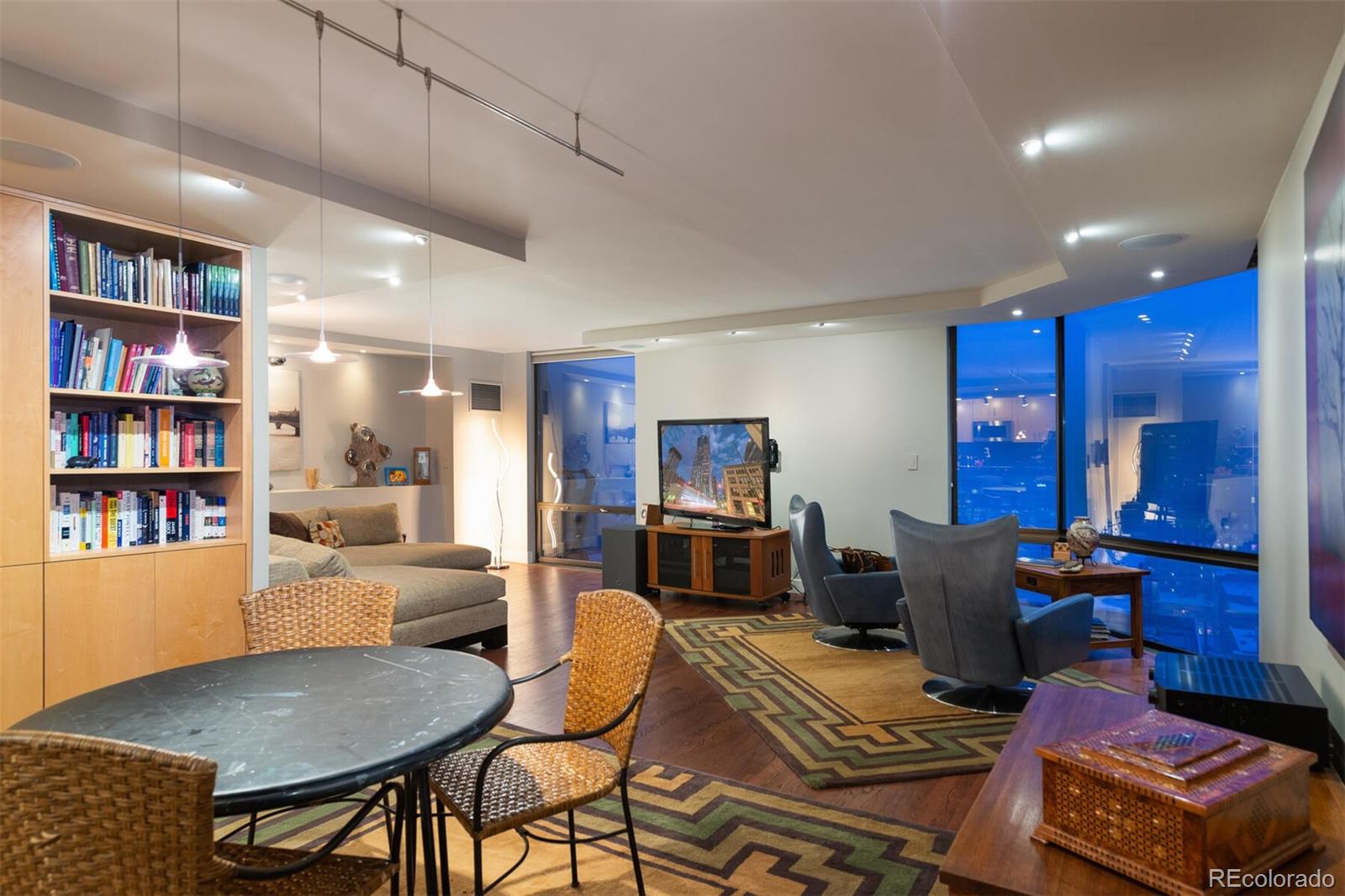 1625 Larimer Street Unit: 2007