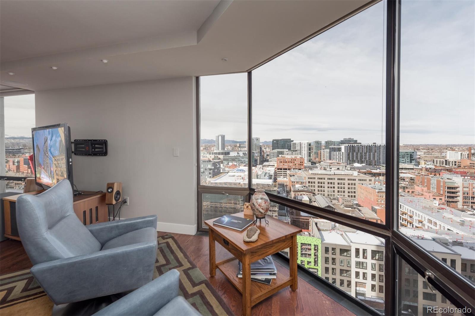 1625 Larimer Street Unit: 2007