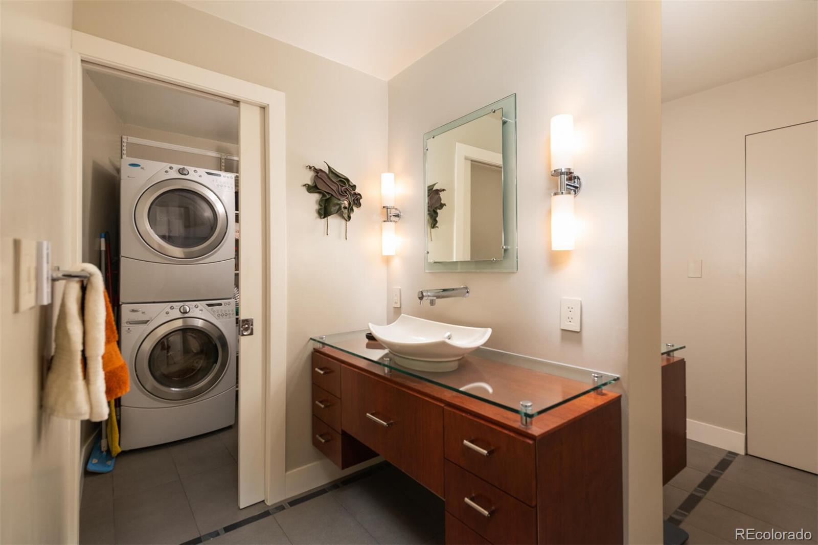 1625 Larimer Street Unit: 2007