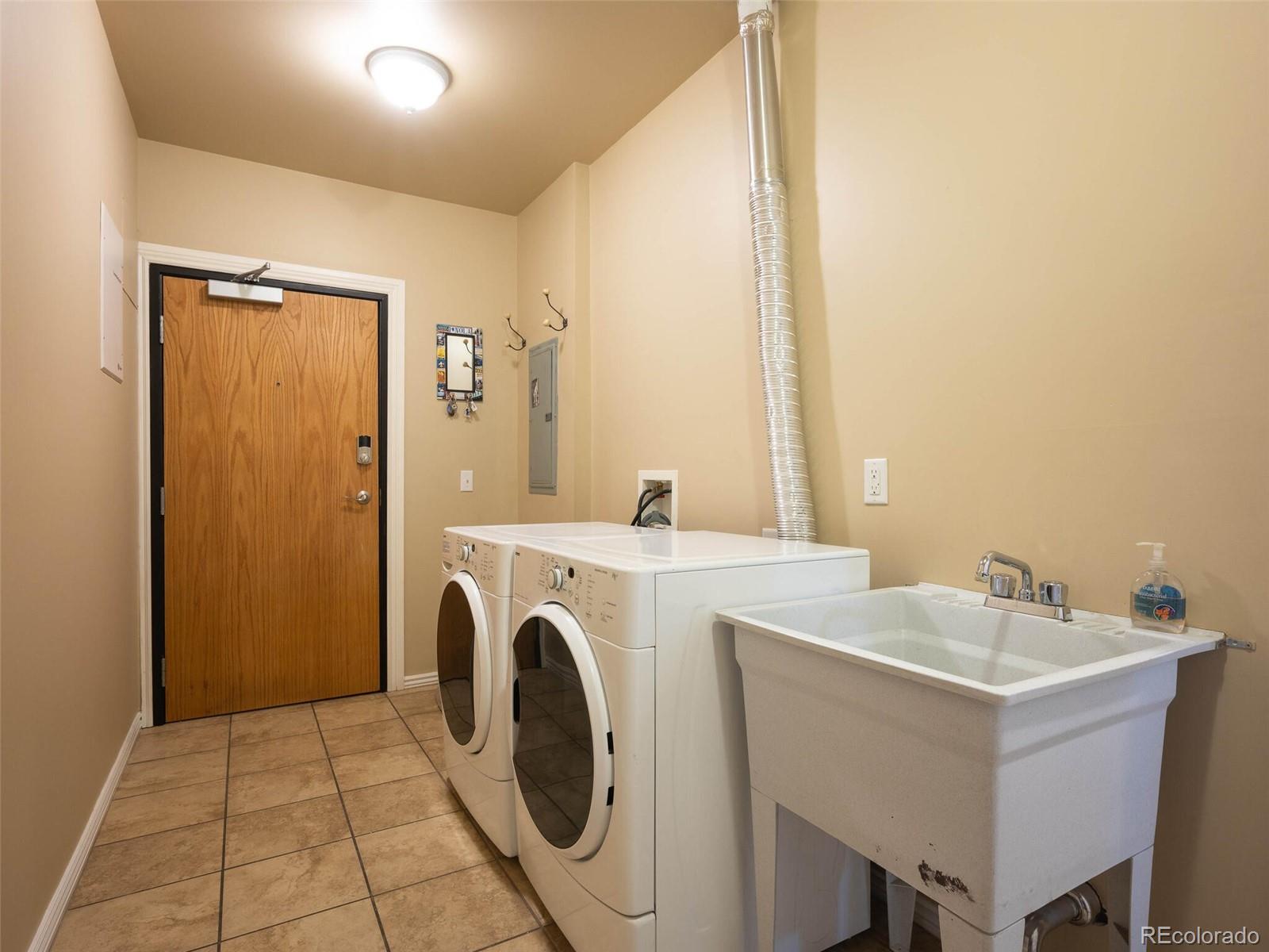 1352 N Pennsylvania Street Unit: 4