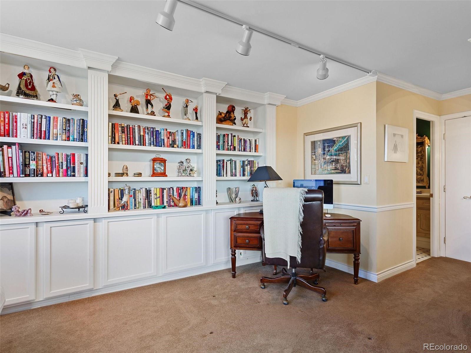 1625 Larimer Street Unit: 1601