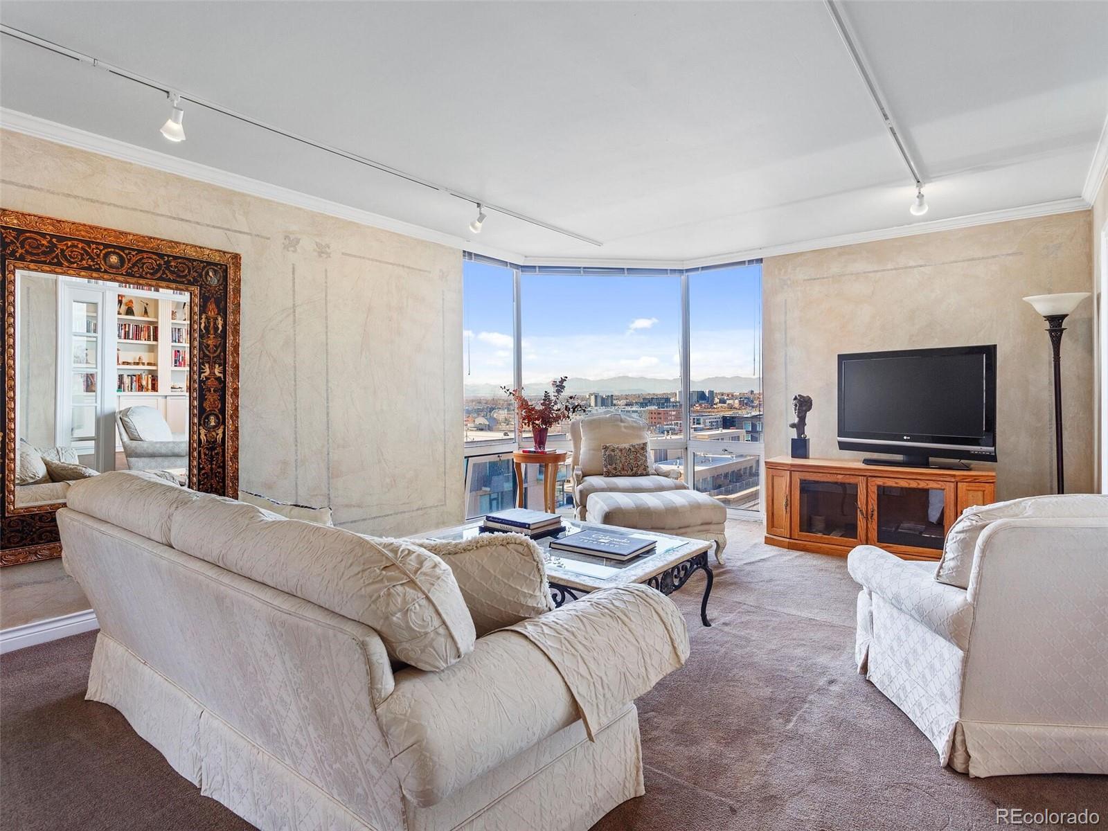 1625 Larimer Street Unit: 1601