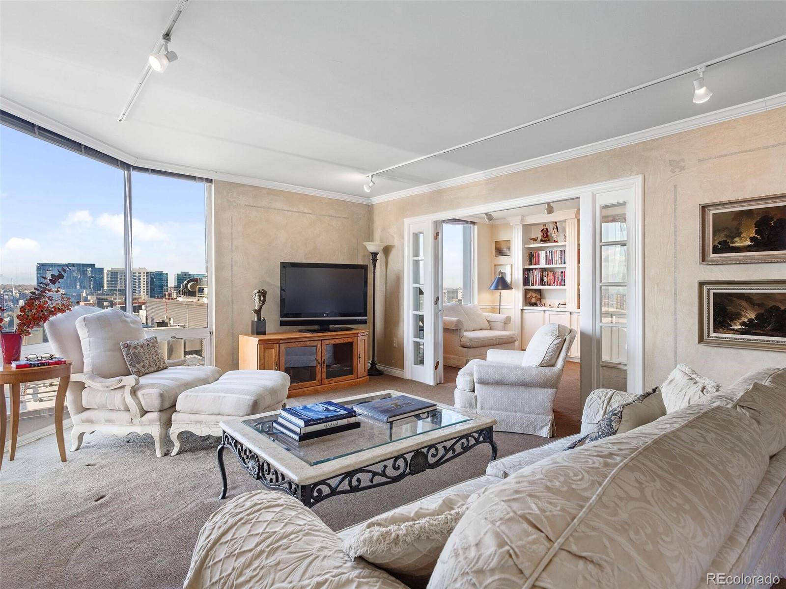 1625 Larimer Street Unit: 1601