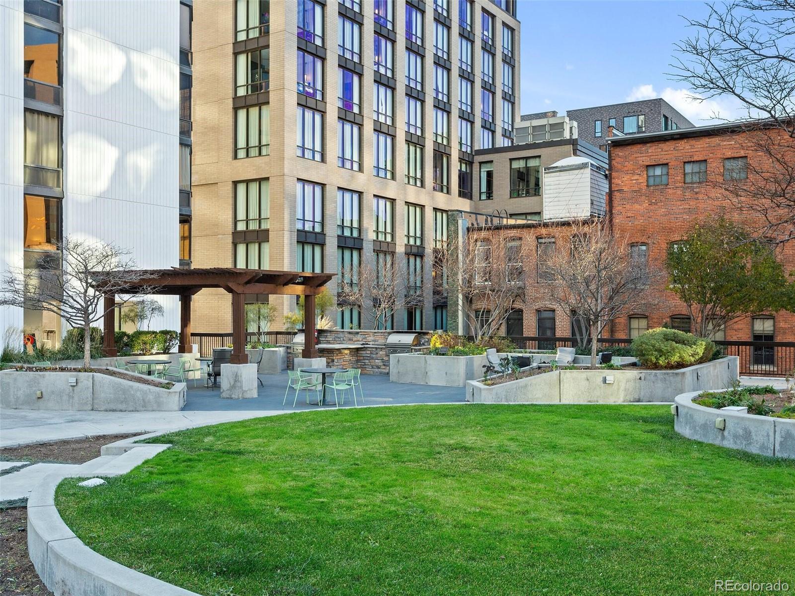 1625 Larimer Street Unit: 1601