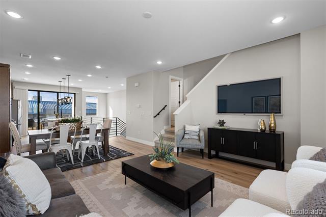 2074 S Holly Street Unit: 2