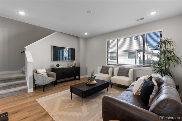 2074 S Holly Street Unit: 2