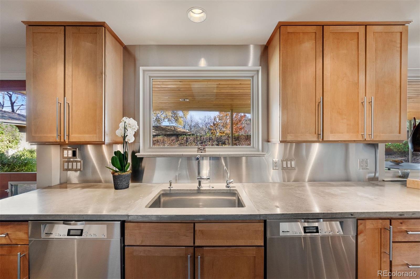 230 Monaco St Parkway