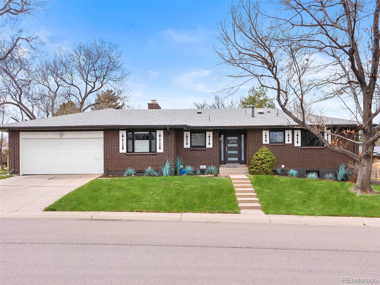 2995 S Magnolia Way