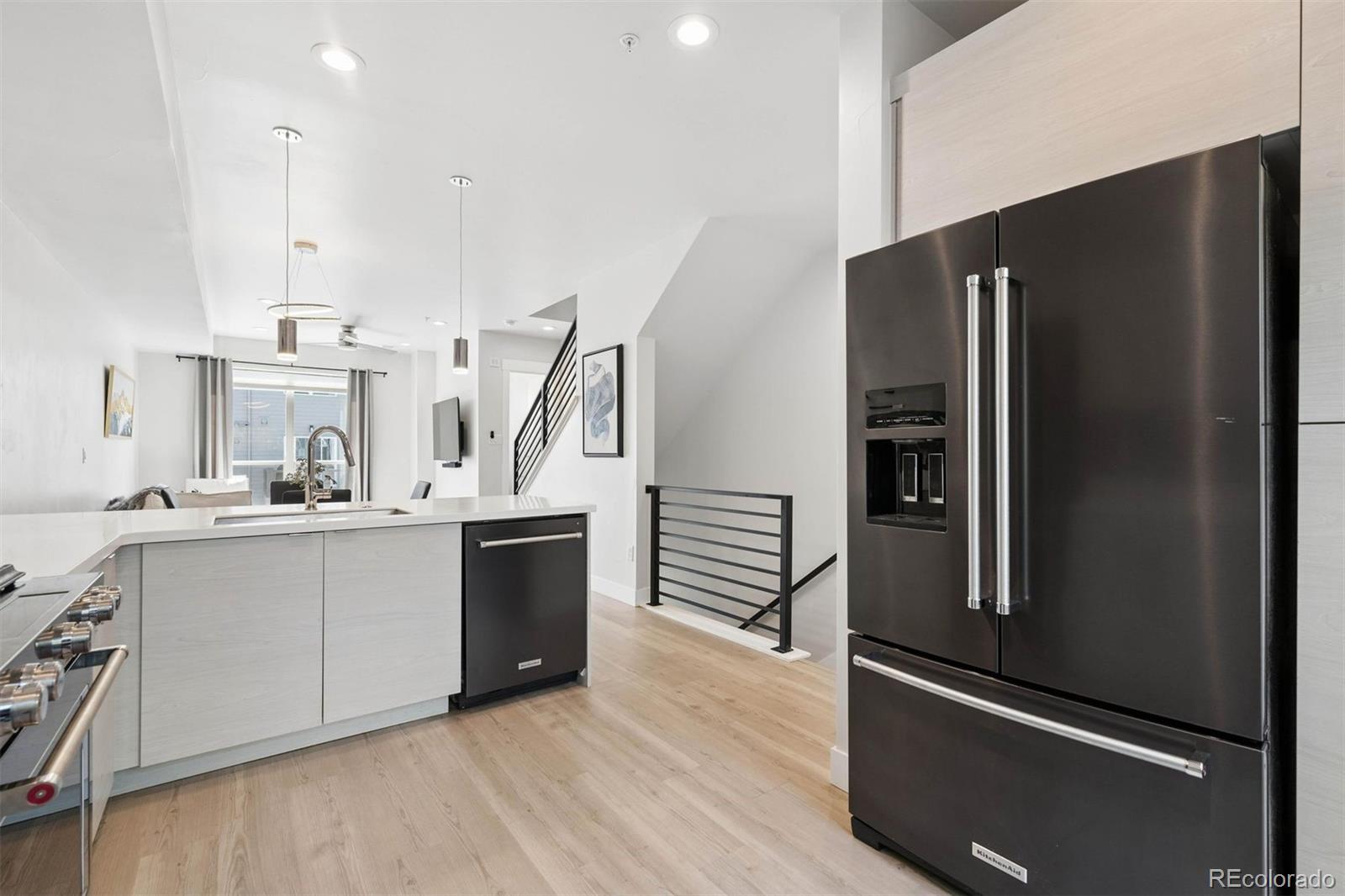 3437 W 63rd Place