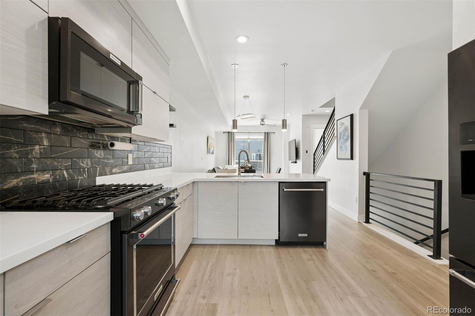 3437 W 63rd Place
