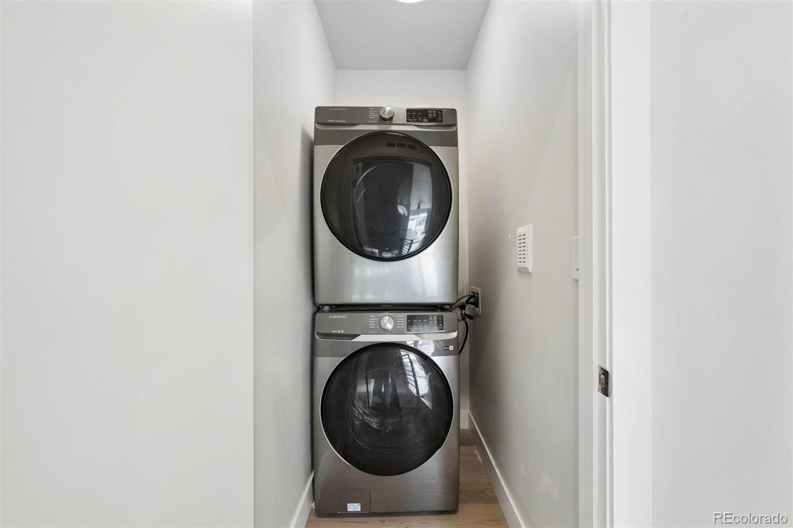 3437 W 63rd Place