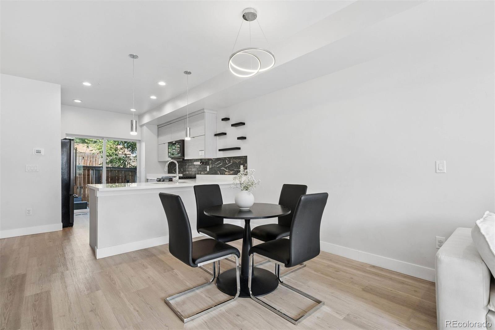 3437 W 63rd Place