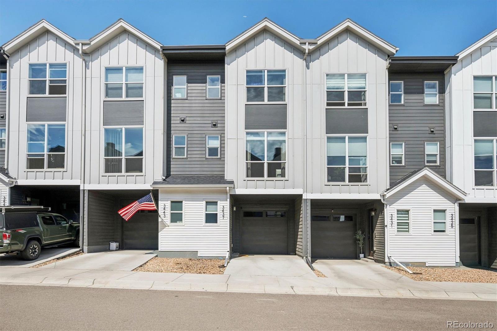 3437 W 63rd Place