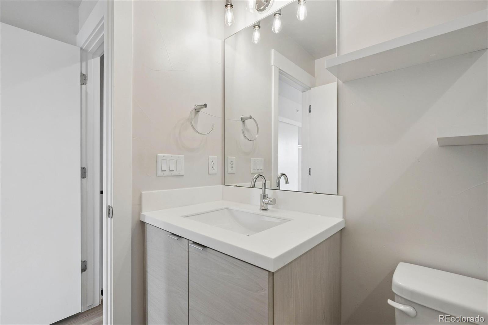 3437 W 63rd Place