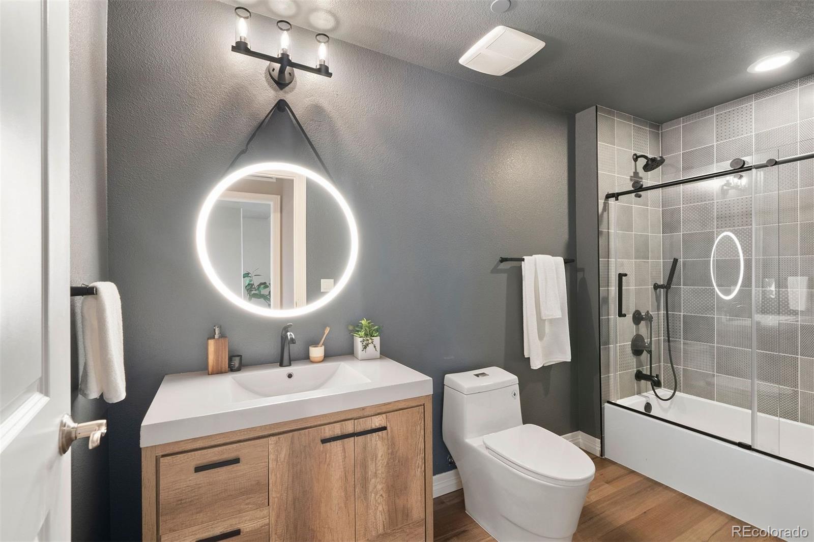 89 Rampart Way Unit: 504