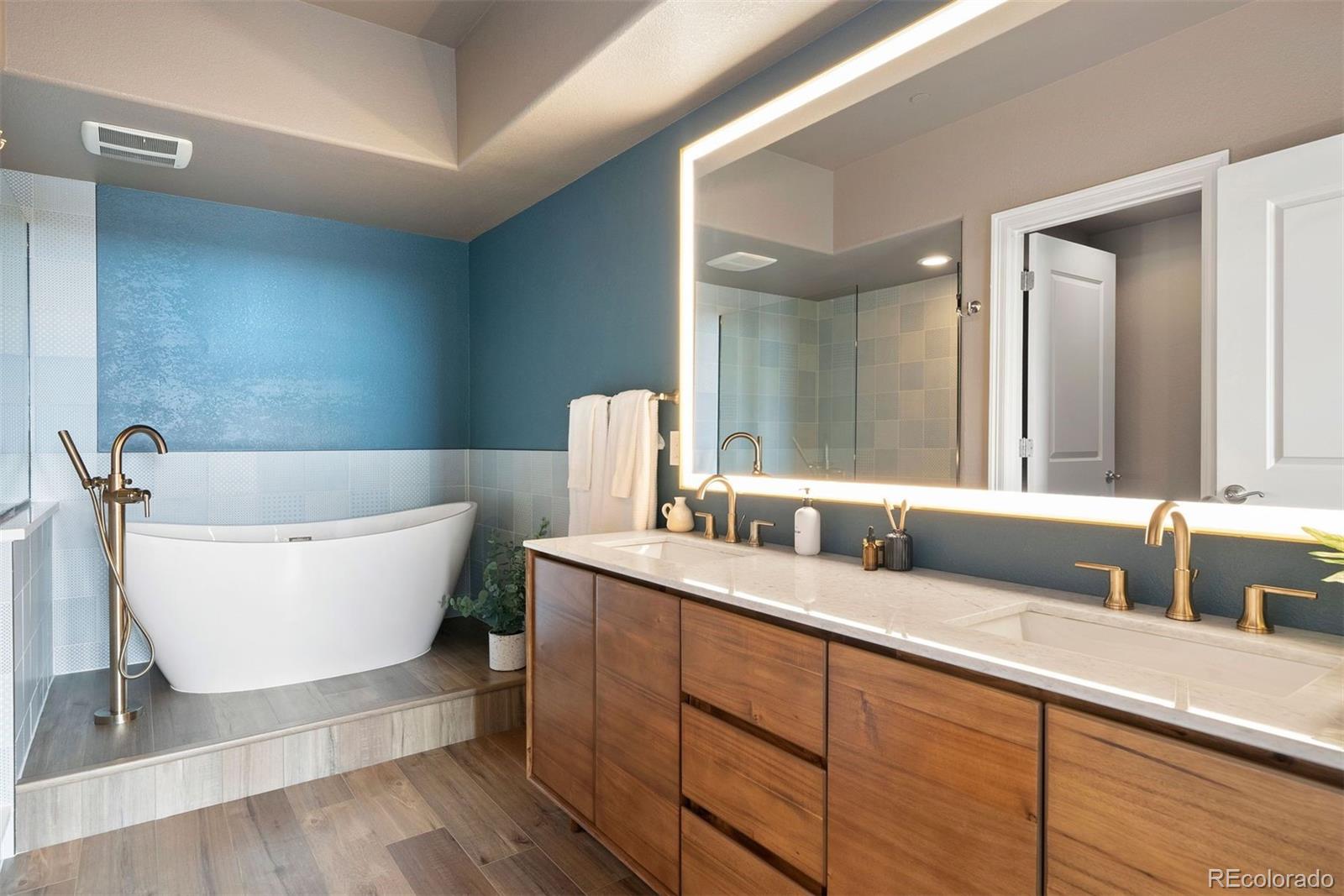 89 Rampart Way Unit: 504