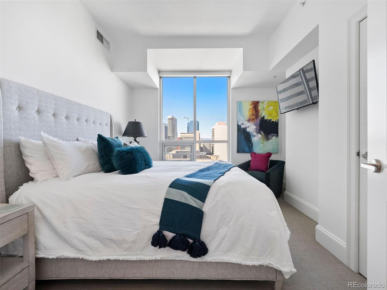 2001 Lincoln Street Unit: 1413