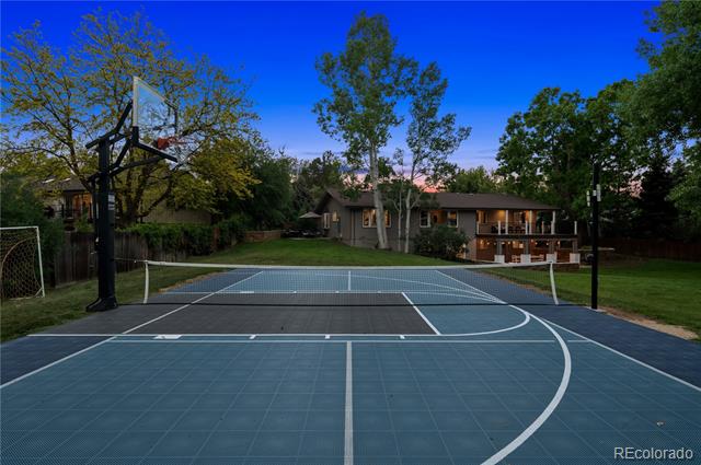 5653 E Southmoor Circle