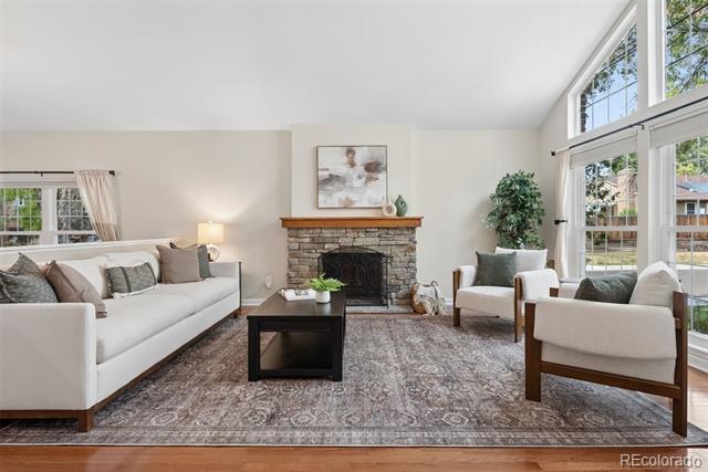 10347 King Court