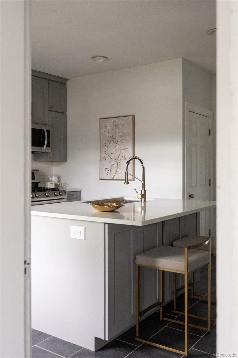 1729 N Marion Street Unit: 201