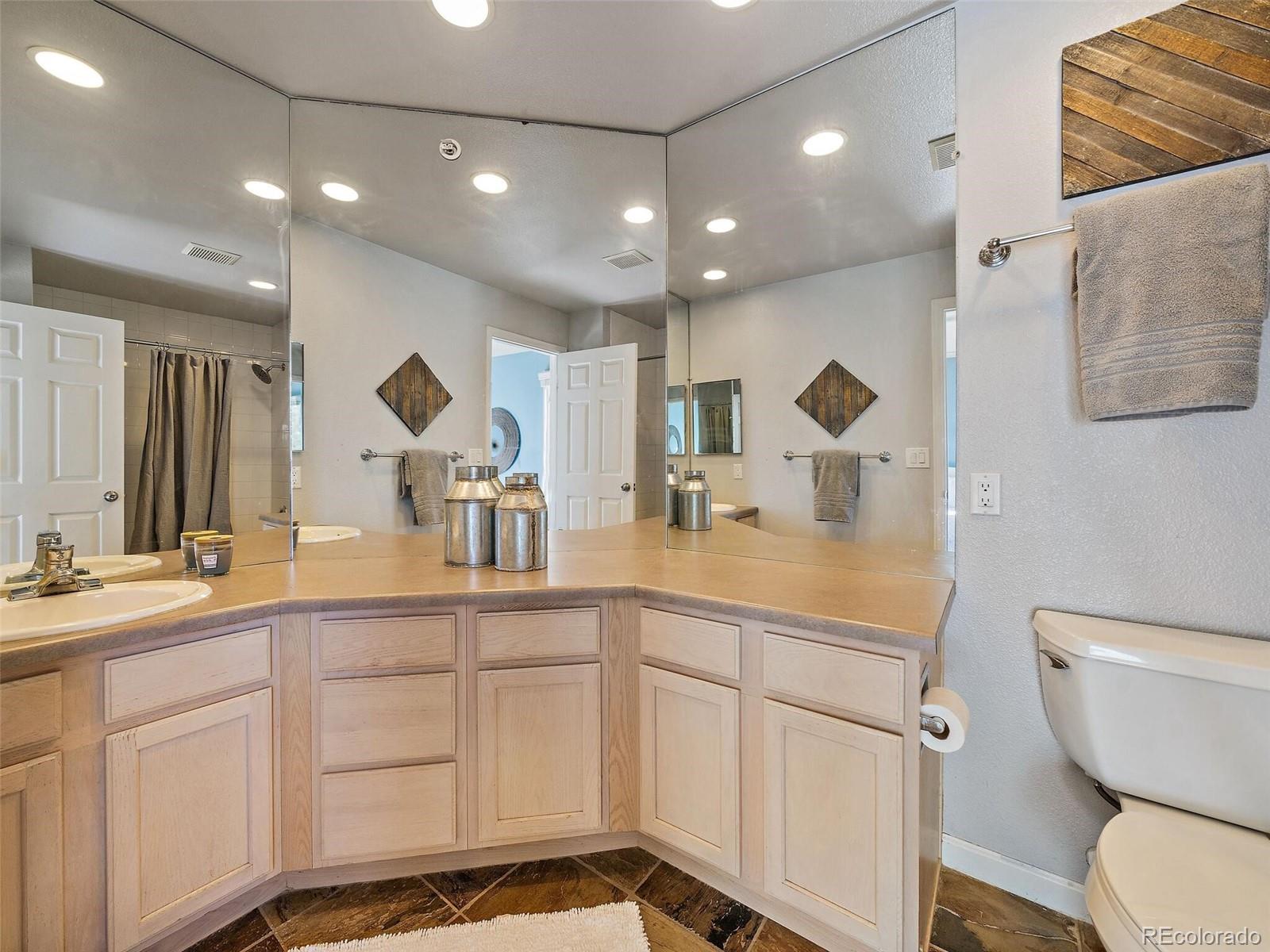 1320 S Monaco Parkway Unit: 7