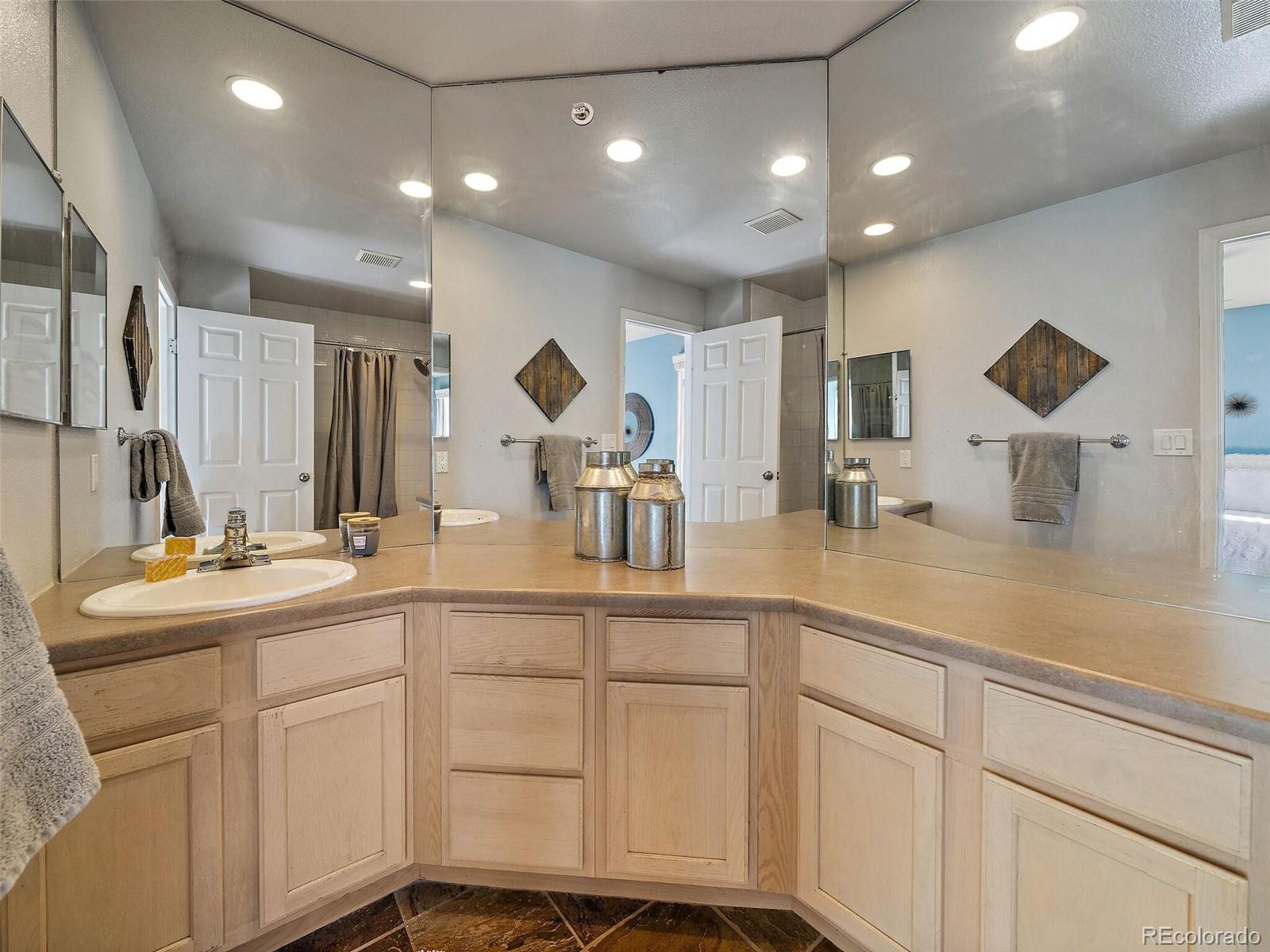 1320 S Monaco Parkway Unit: 7
