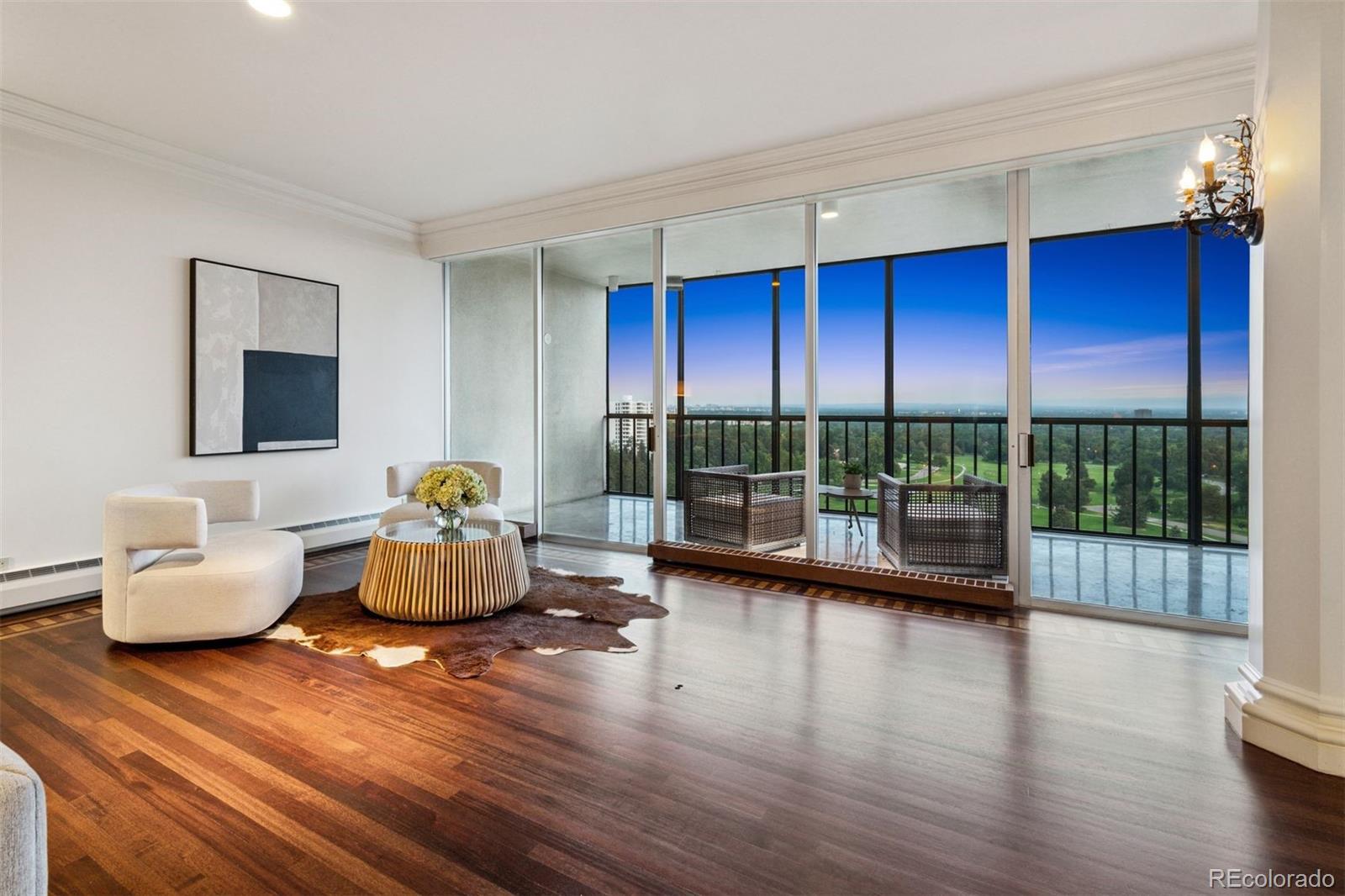 1201 N Williams Street Unit: 17A