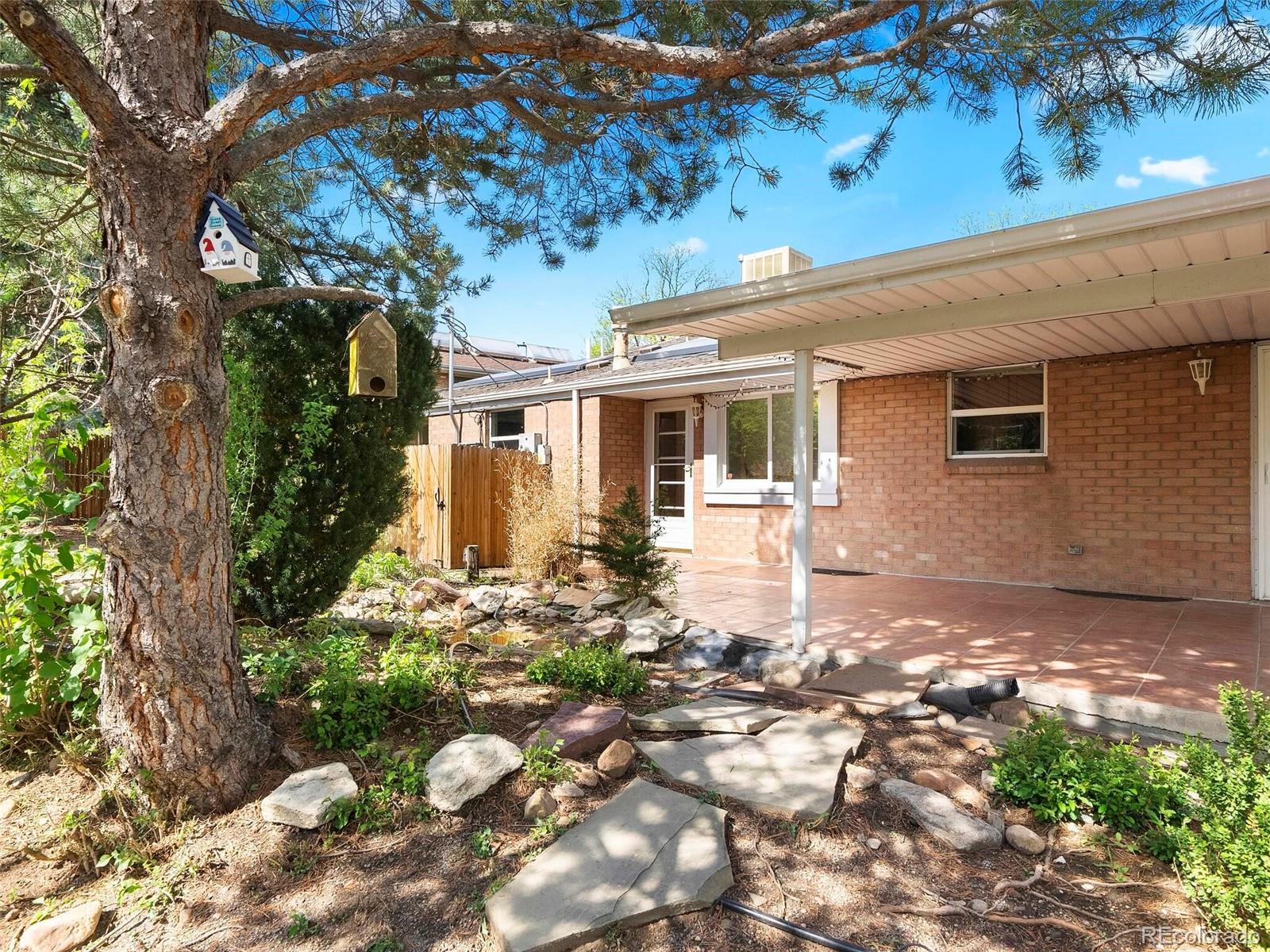 2721 S Eaton Way