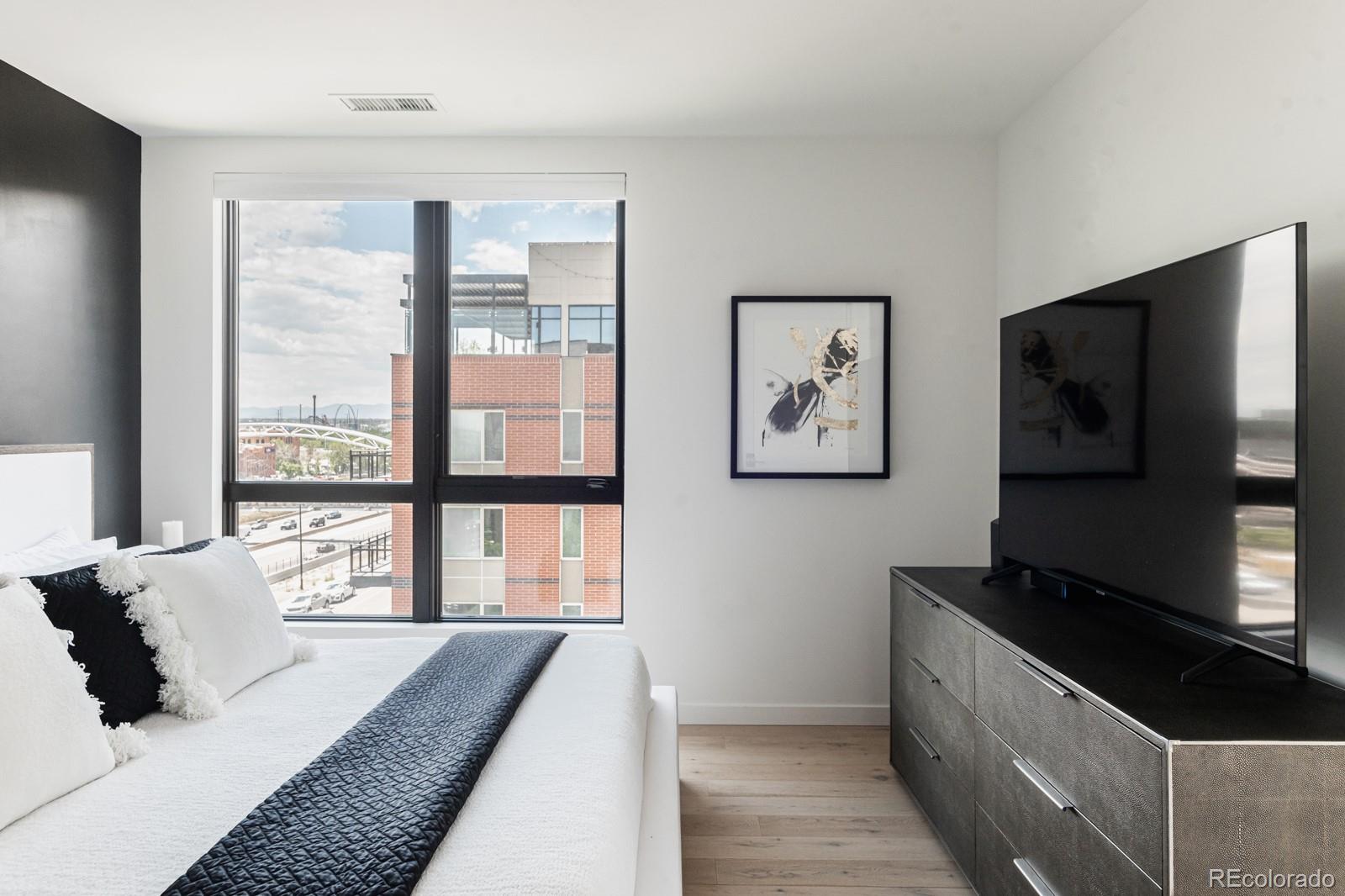 1735 Central Street Unit: 501