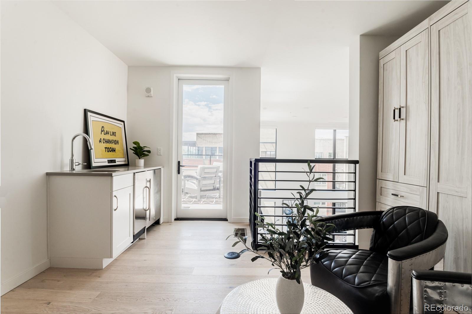 1735 Central Street Unit: 501