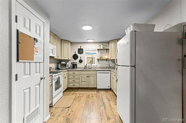 26095 Columbine Trail