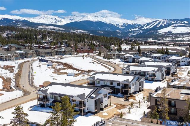 281 W Meadow Mile Unit: 4