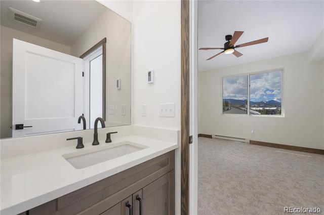 281 W Meadow Mile Unit: 4