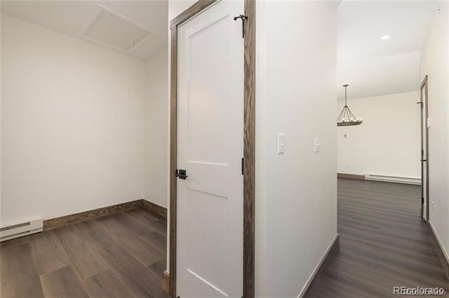 281 W Meadow Mile Unit: 4