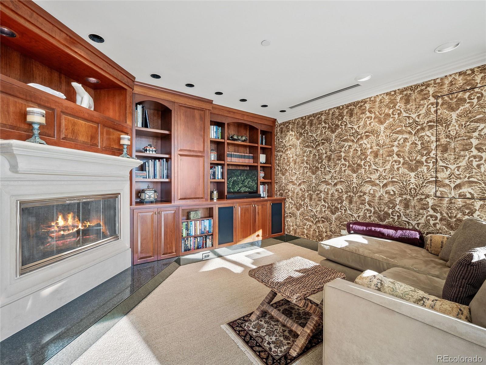 1299 N Gilpin Street Unit: 18