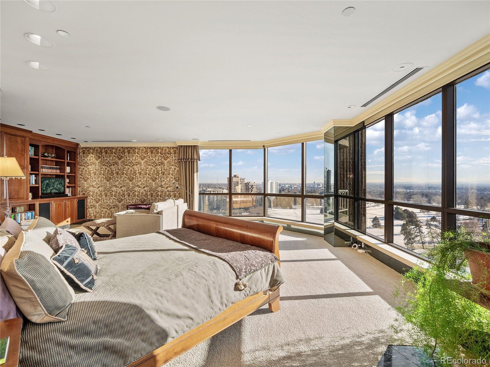 1299 N Gilpin Street Unit: 18