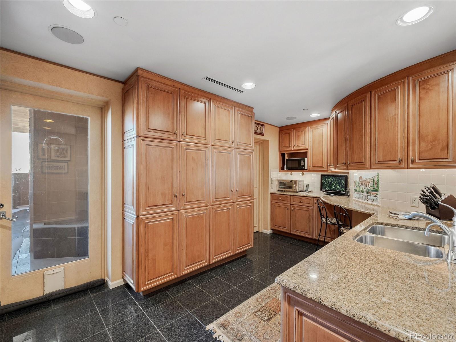 1299 N Gilpin Street Unit: 18