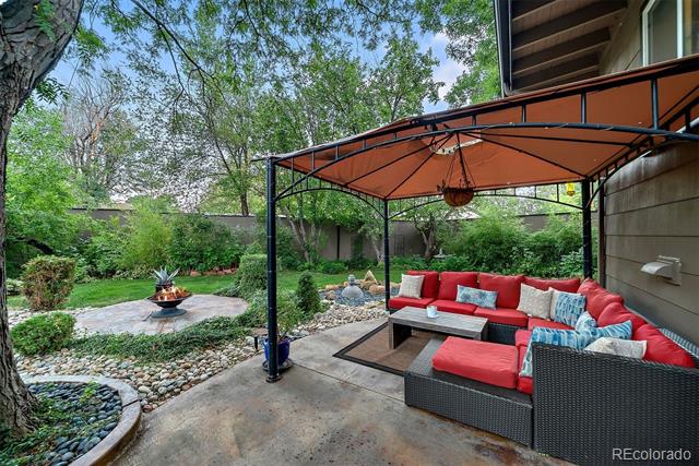 1415 S Jasmine Way