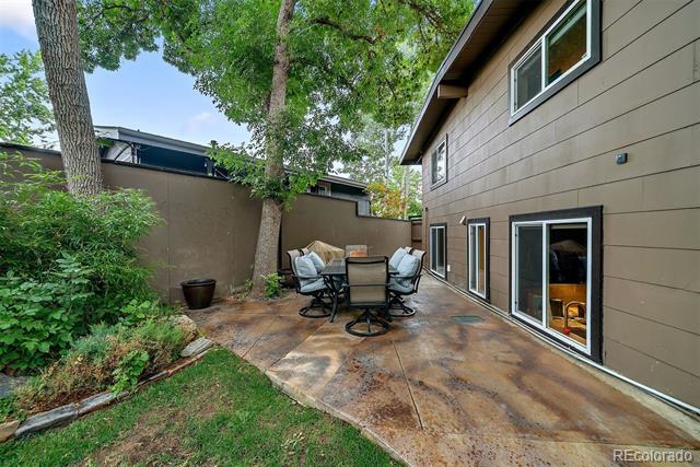 1415 S Jasmine Way