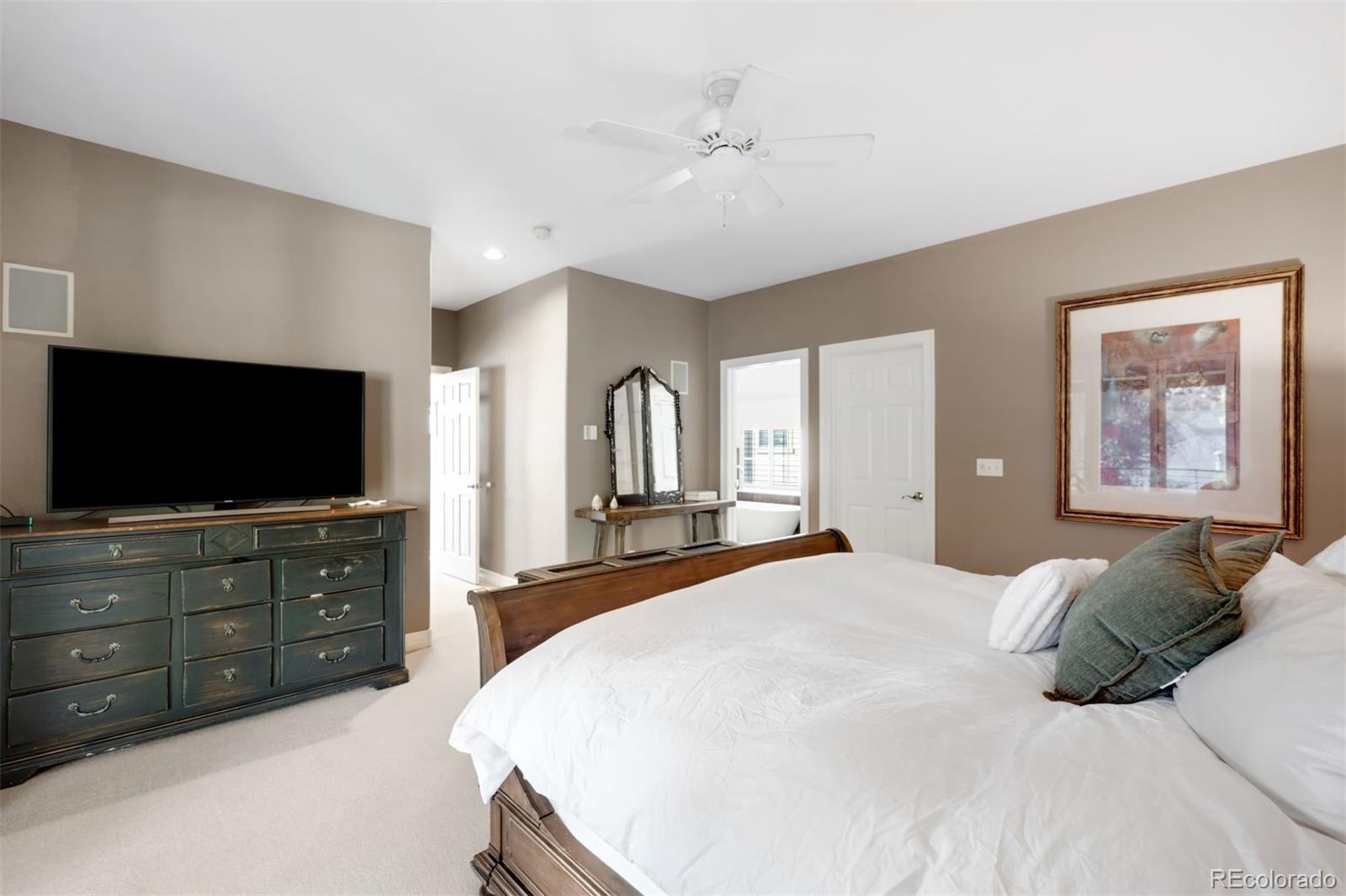 2735 E Wesley Avenue