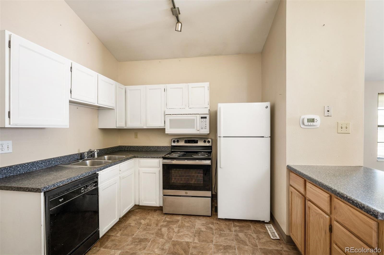 9050-9052 Osceola Street