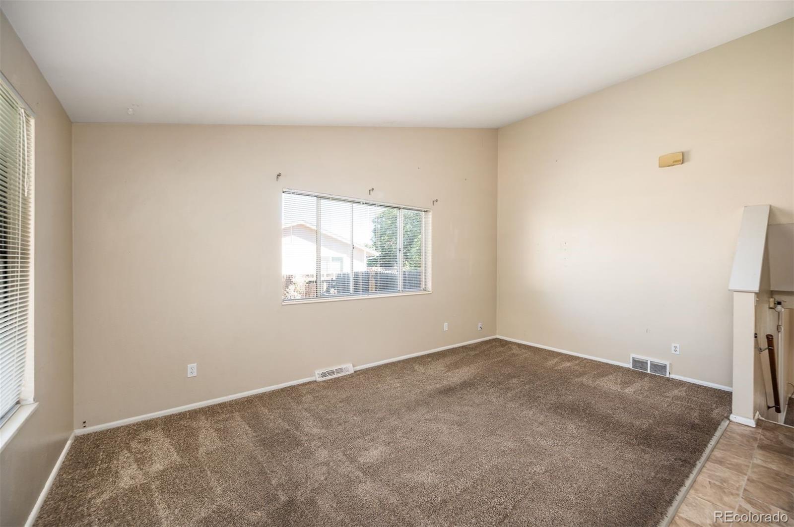 9050-9052 Osceola Street
