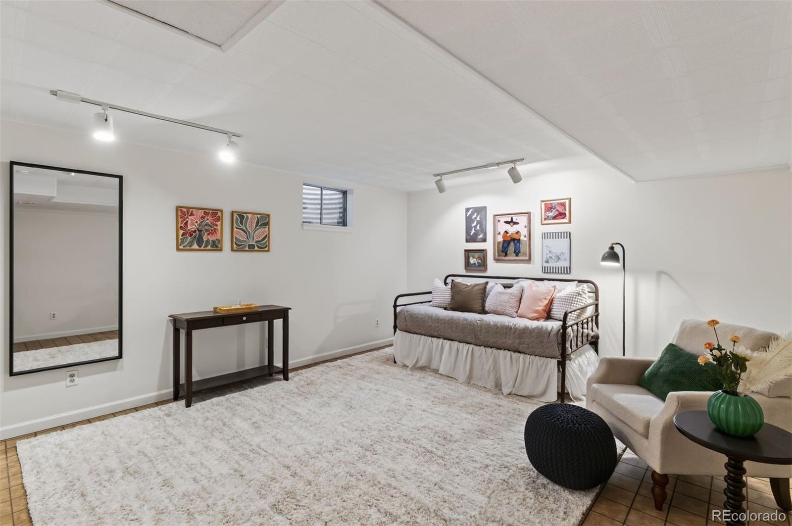 7190 S Poplar Court
