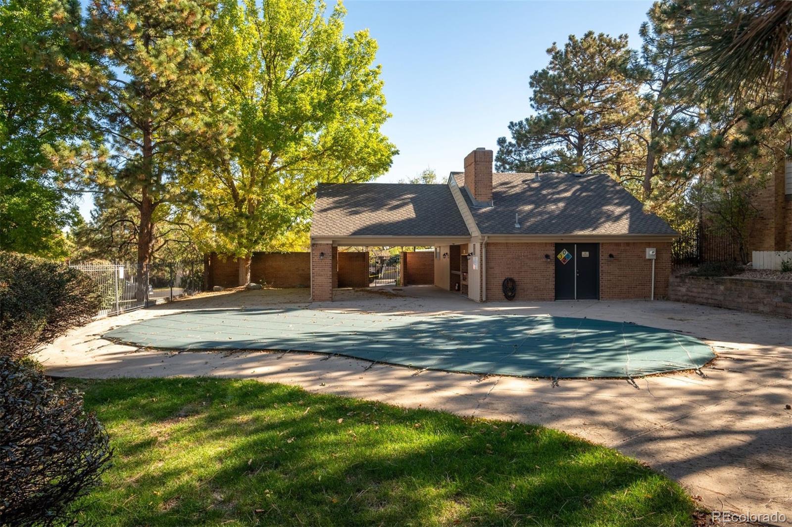 7190 S Poplar Court