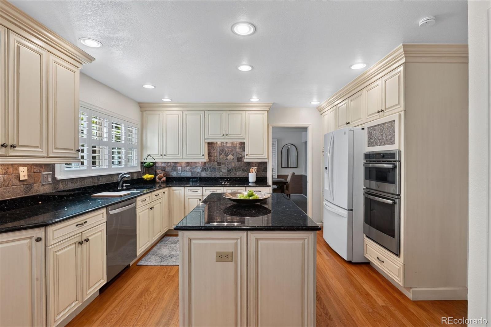 7190 S Poplar Court