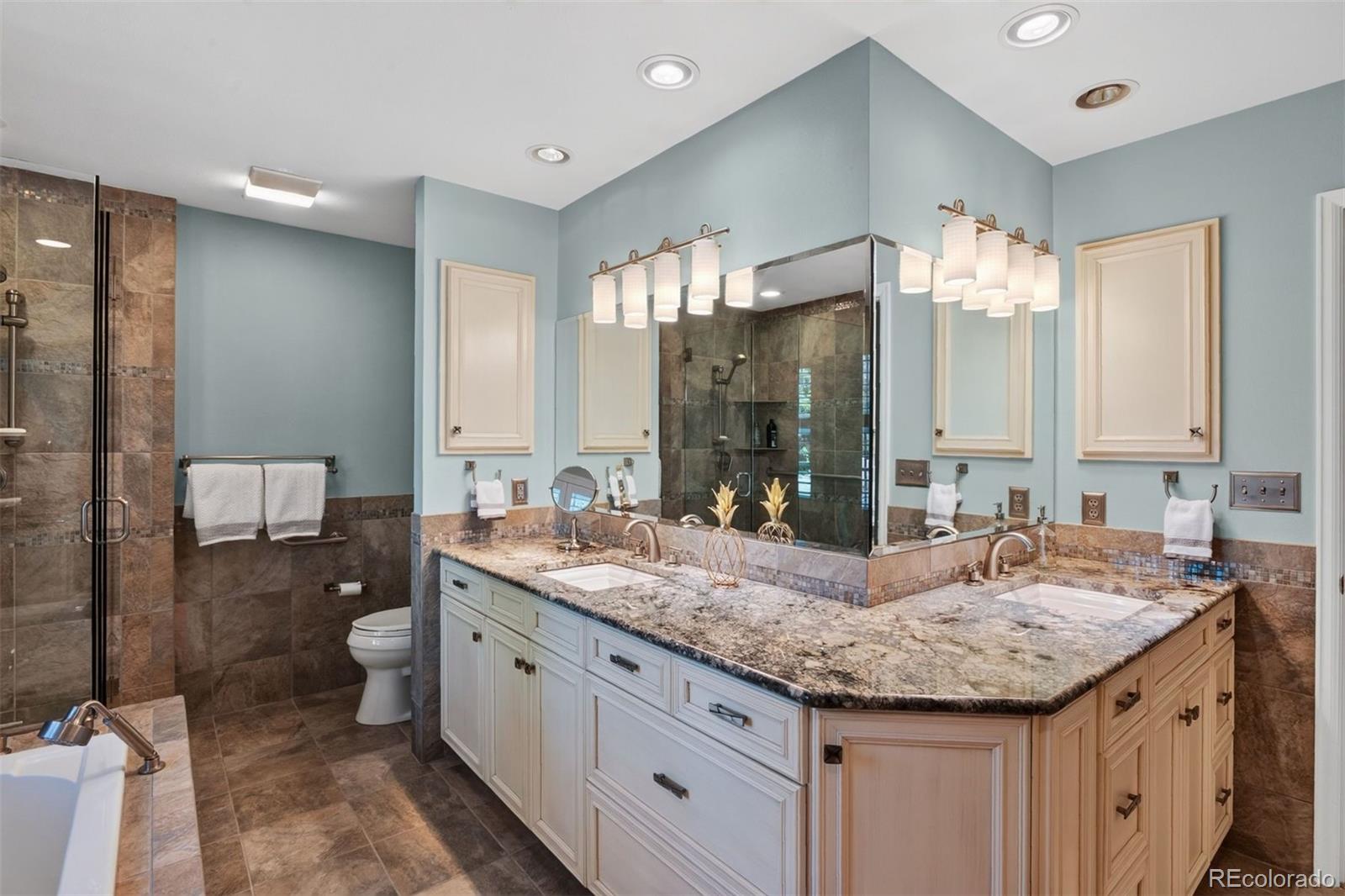 7190 S Poplar Court