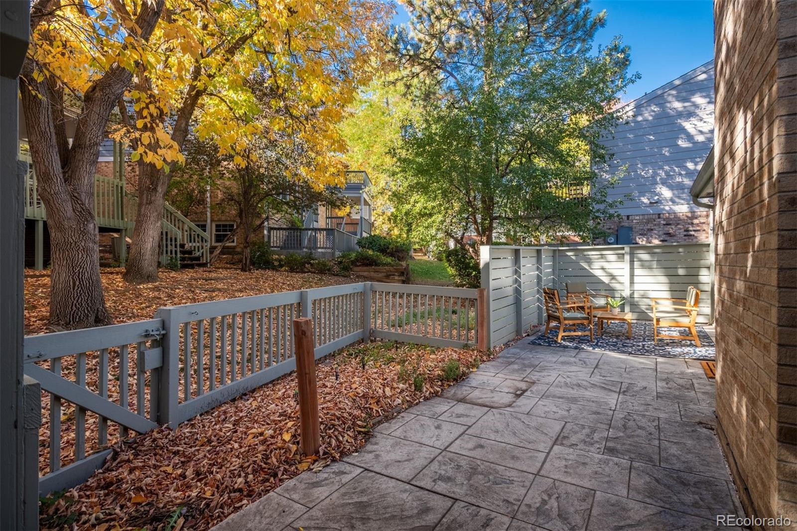 7190 S Poplar Court